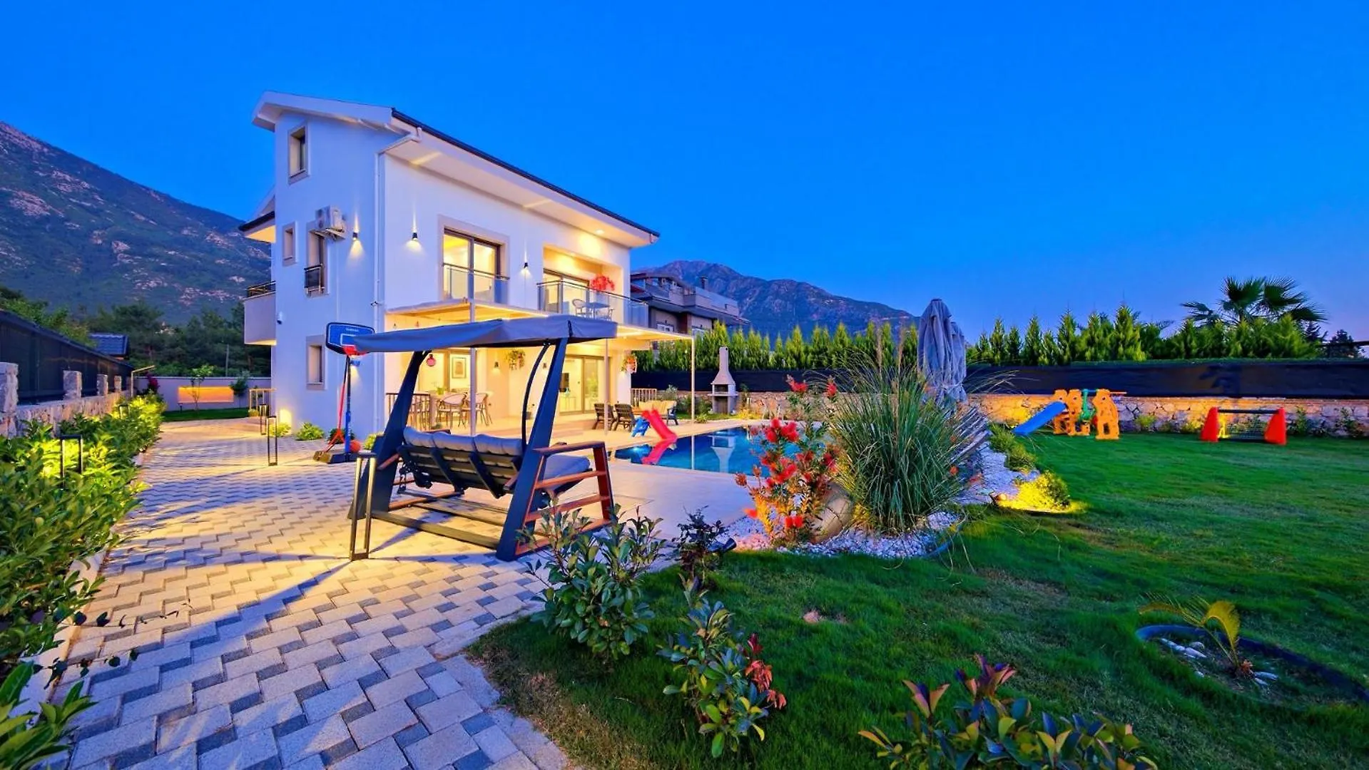 Oludeniz 4 Bedroom Villa 9441 Fethiye
